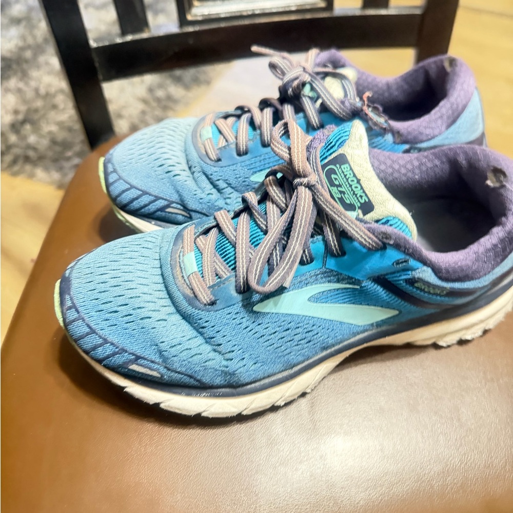 Brooks Women's Blue and Purple Running Shoes